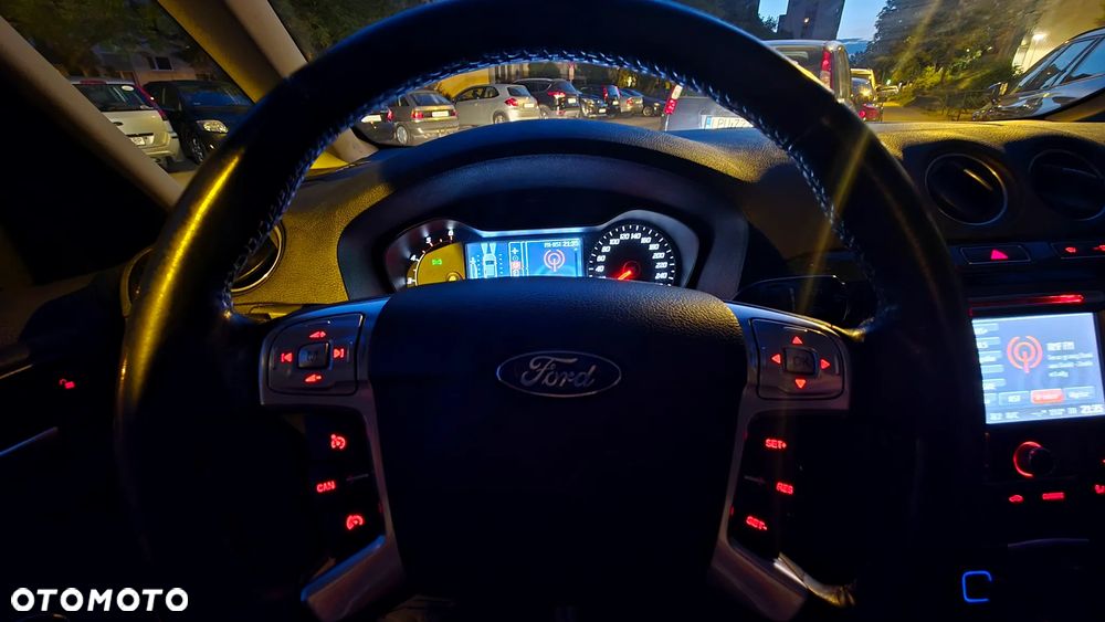Ford Galaxy 2.0 TDCi Titanium - 16