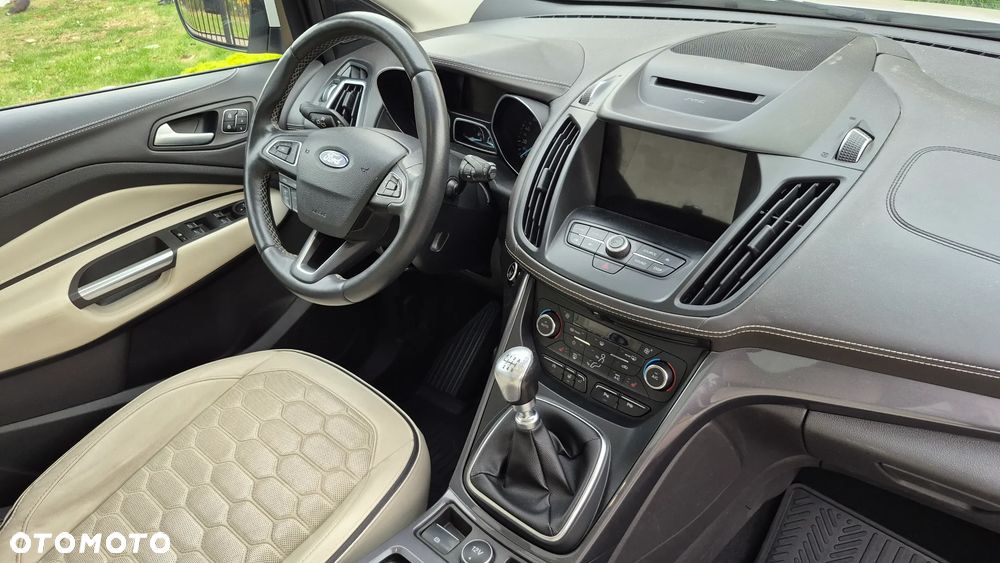 Ford Kuga 2.0 TDCi 2x4 Vignale - 32