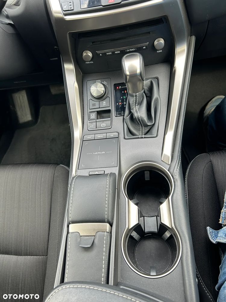 Lexus NX 300 Prestige AWD - 17