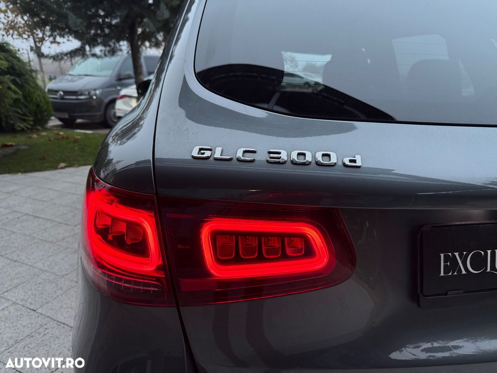 Mercedes-Benz GLC 300 d 4Matic 9G-TRONIC AMG Line - 28