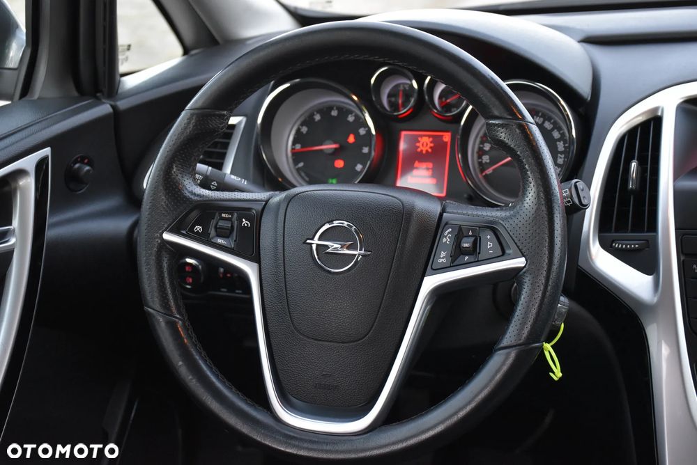 Opel Astra 1.4 Turbo Cosmo - 18