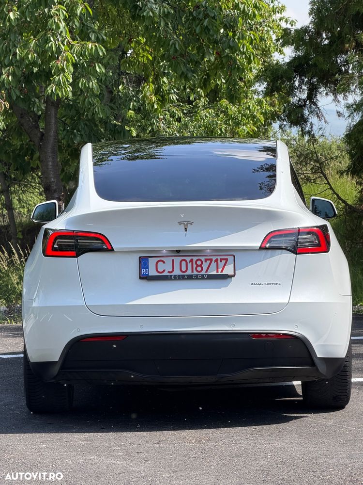 Tesla Model Y Long Range Dual Motor AWD - 9