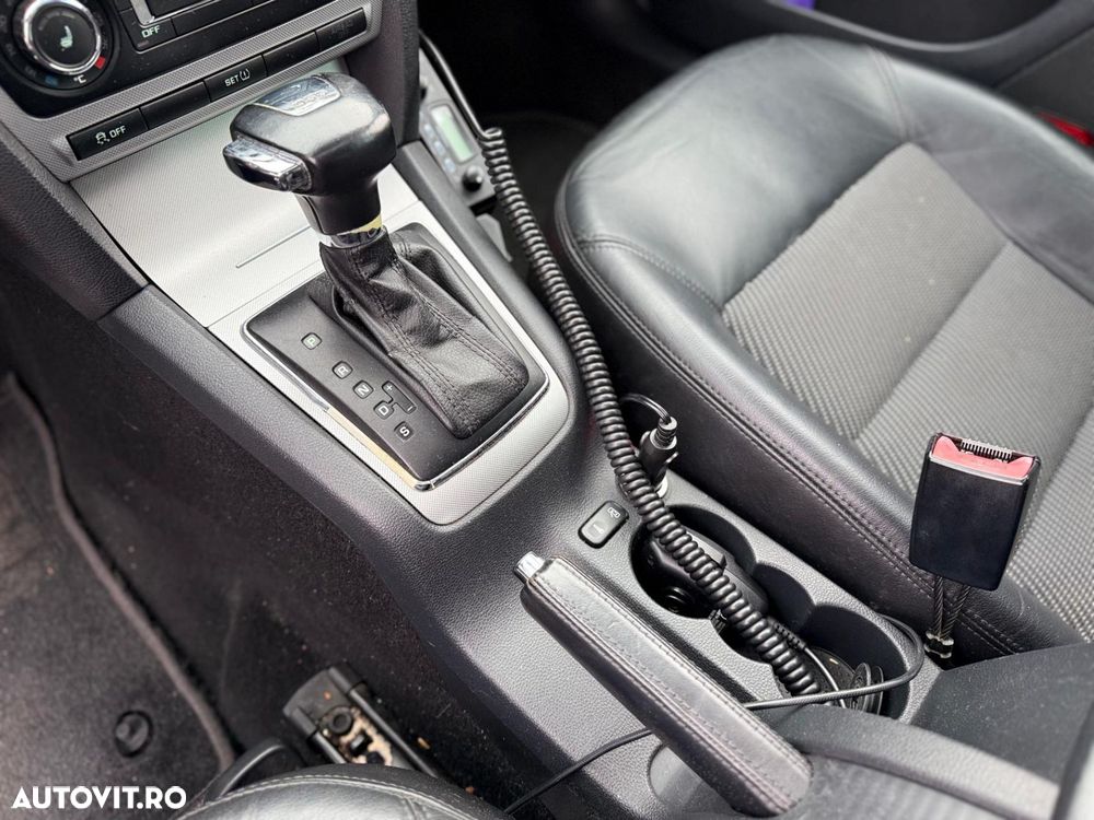 Skoda Octavia 1.6 TDI DPF DSG Elegance - 8