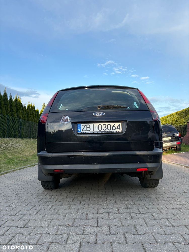 Ford Focus 1.6 TDCi DPF Style - 10