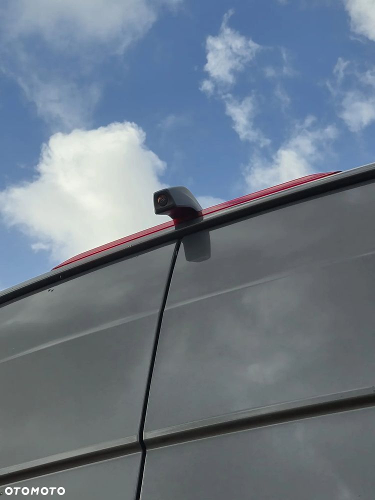 Volkswagen Crafter - 11