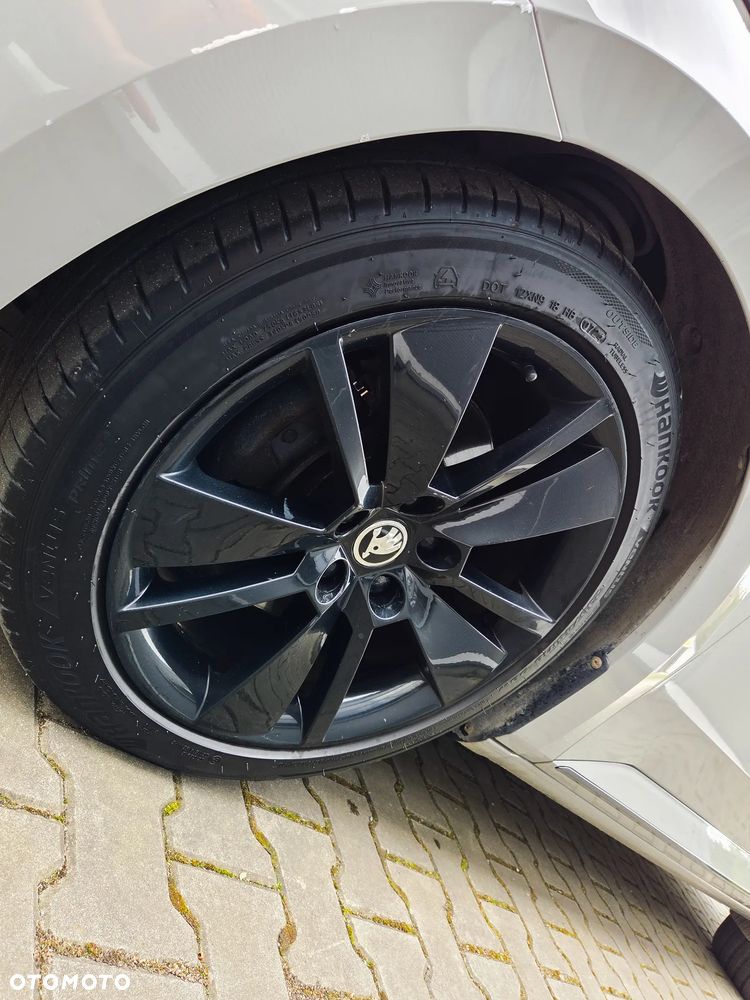 Skoda Superb 2.0 TDI SCR Sportline DSG - 27