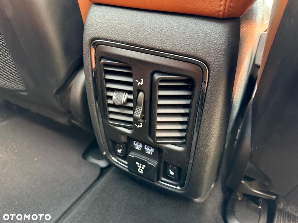 Jeep Grand Cherokee 6.4 V8 Hemi 4WD Automatik SRT - 31