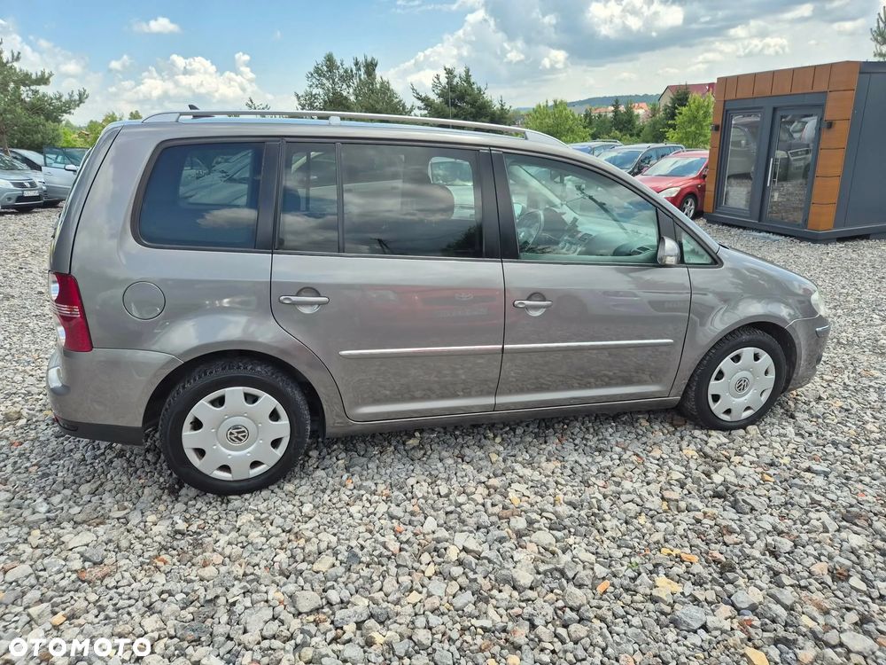 Volkswagen Touran 2.0 TDI DPF Highline DSG - 5