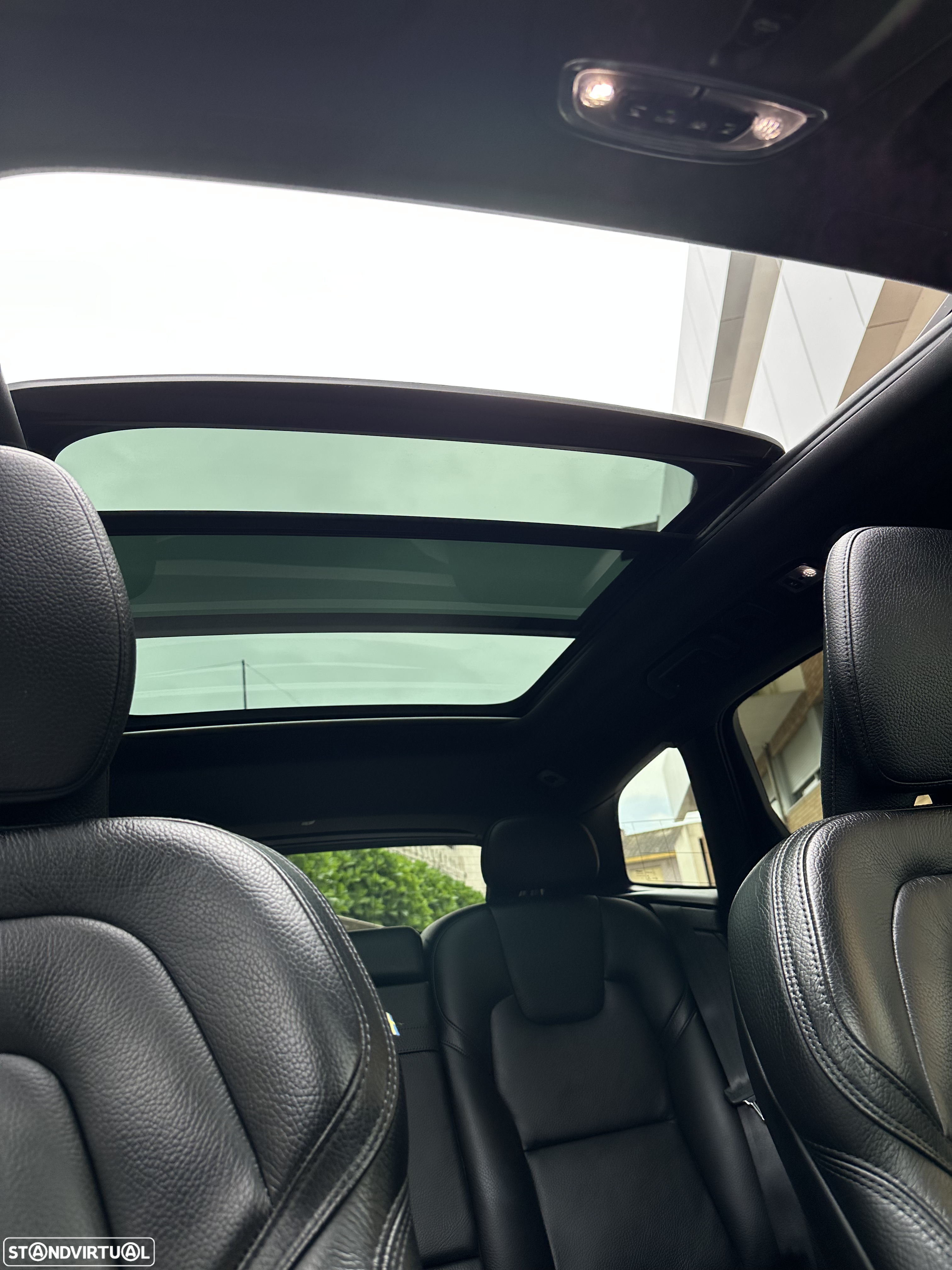 Volvo XC 60 2.0 T8 PHEV Momentum Plus AWD - 19