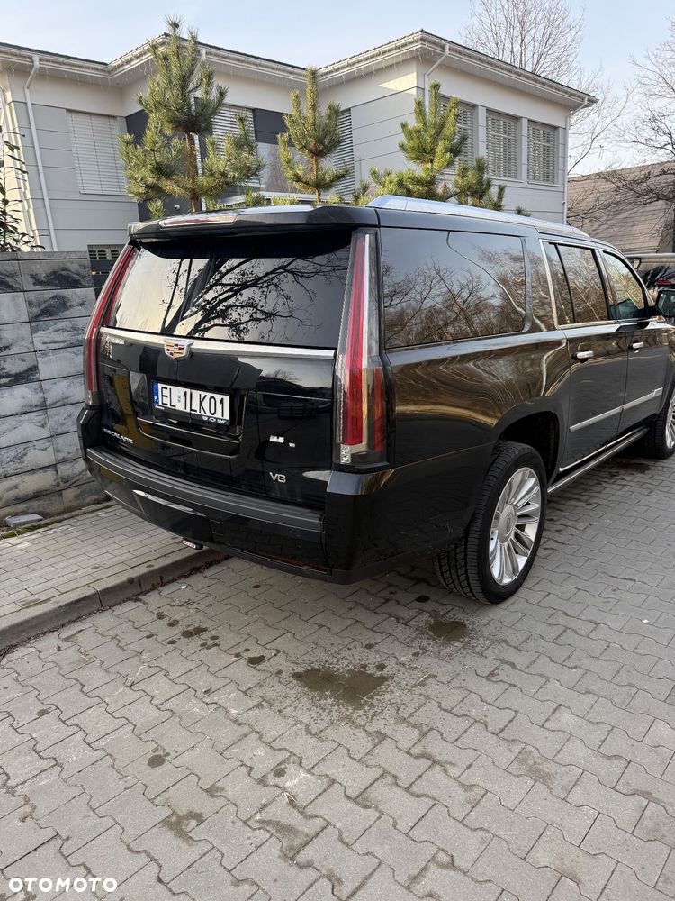 Cadillac Escalade - 2