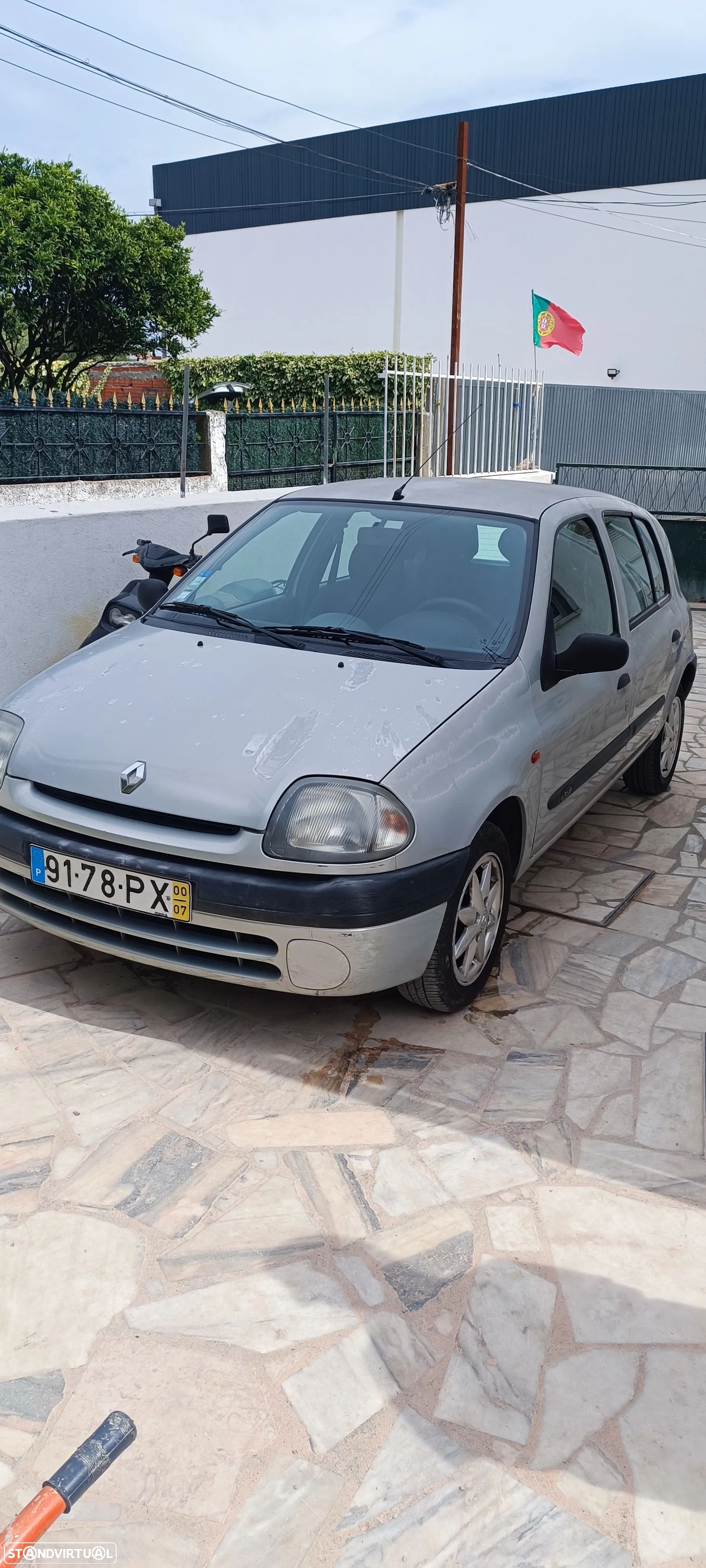 Renault Clio - 1