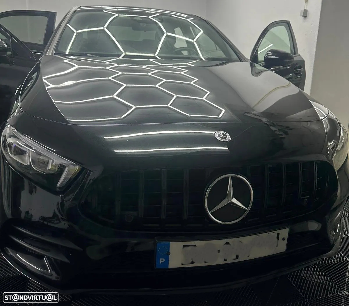 Mercedes-Benz A 250 Limousine e AMG Line - 2