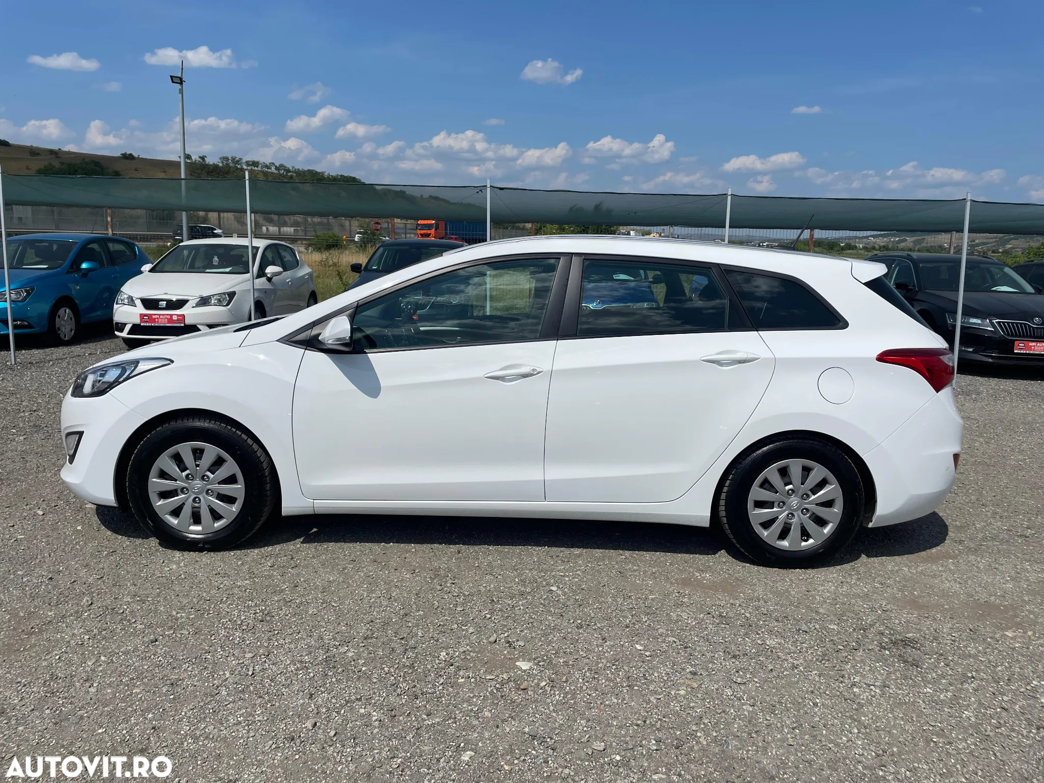 Hyundai i30 blue Kombi 1.6 CRDi Passion - 9