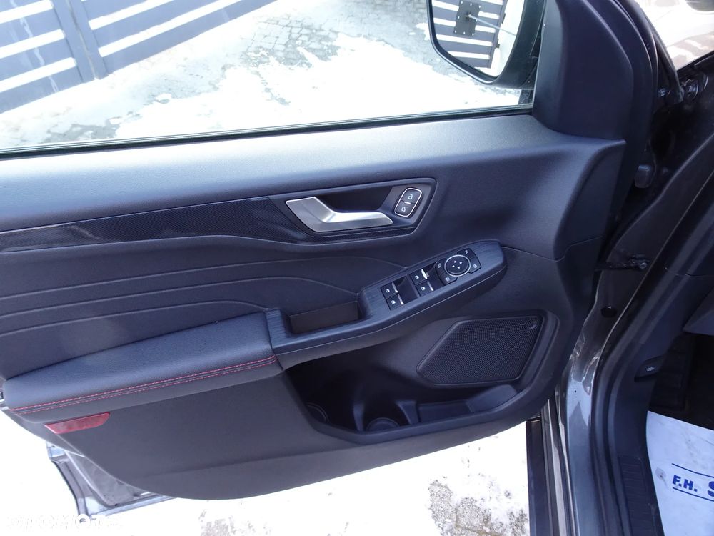 Ford Kuga 1.5 EcoBoost FWD ST-Line - 40