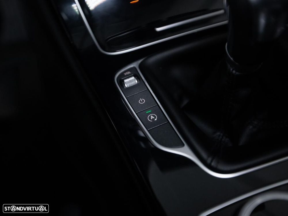 Mercedes-Benz C 200 - 23