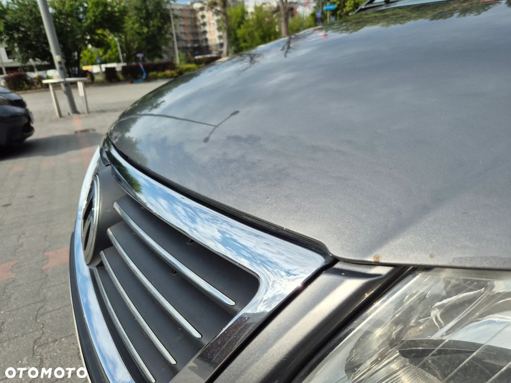 Volkswagen Passat 1.9 TDI DPF BlueMotion - 14