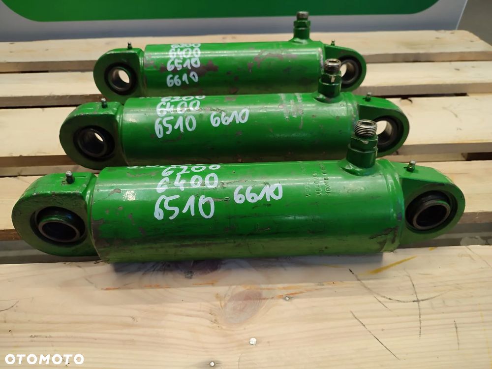 Siłownik tylnego podnośnika AL80705 JOHN DEERE 6000 - 2