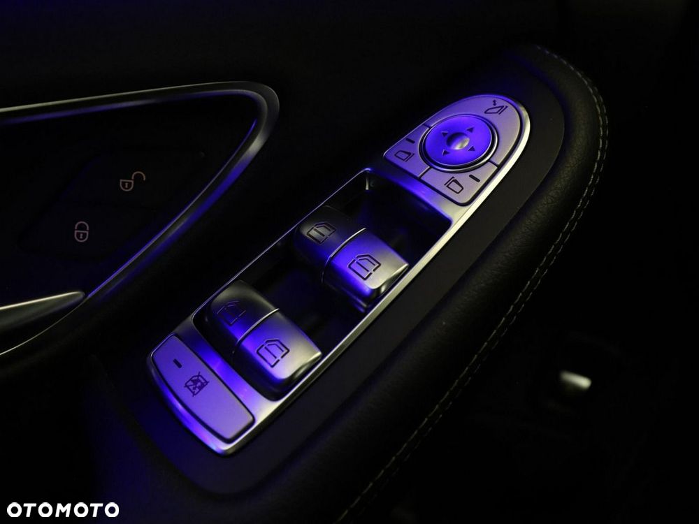 Mercedes-Benz Klasa C 200 4Matic 9G-TRONIC AMG Line - 41