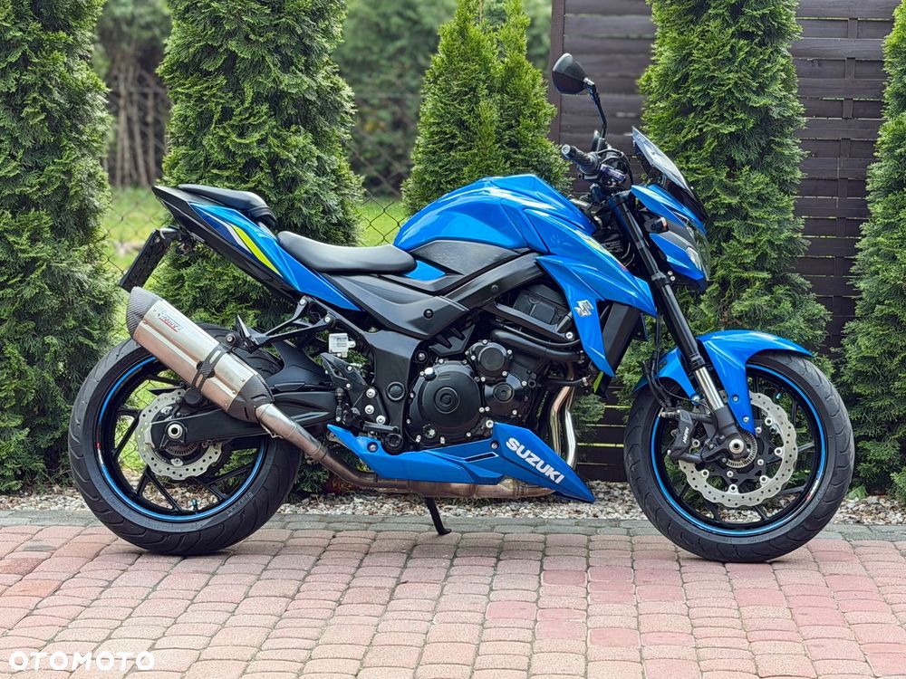 Suzuki GSX - 3