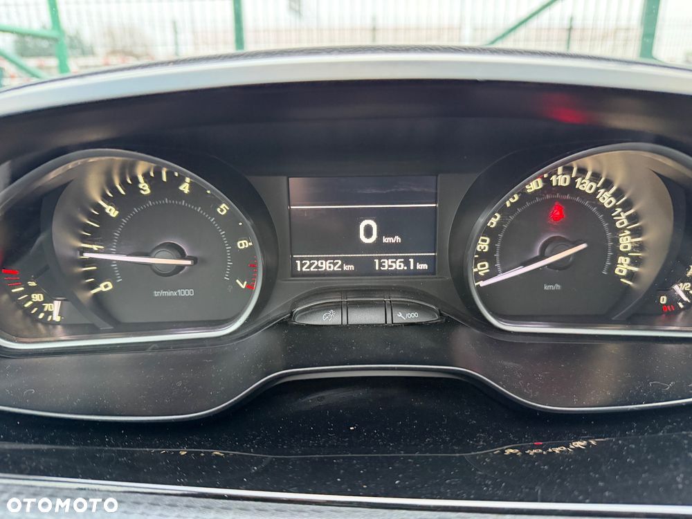 Peugeot 208 PureTech 82 Start & Stop Allure - 19