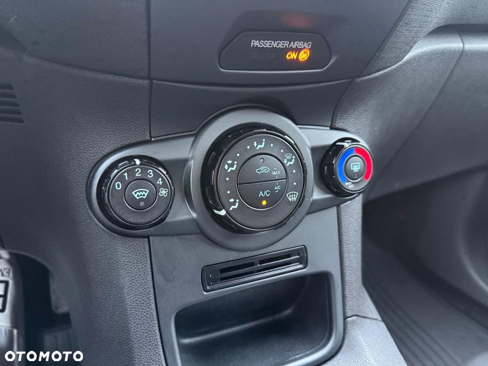 Ford Fiesta 1.4 Trend EU5 - 10