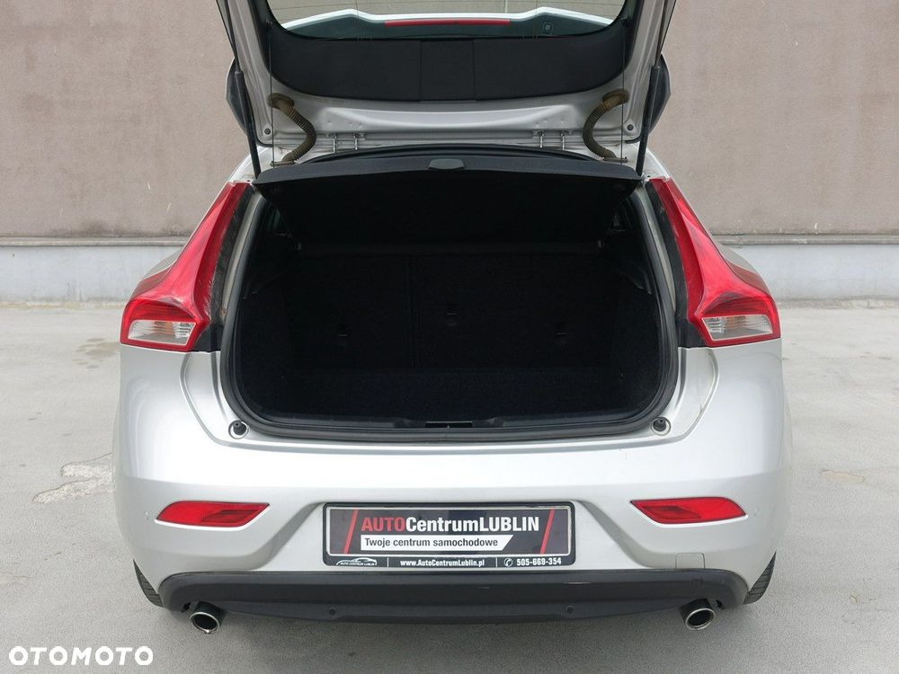 Volvo V40 D3 Geartronic Momentum - 32