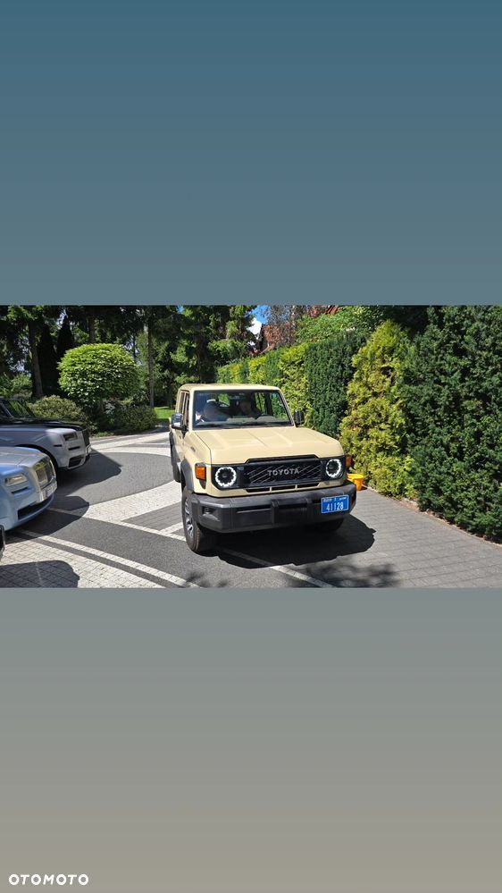 Toyota Land Cruiser - 26