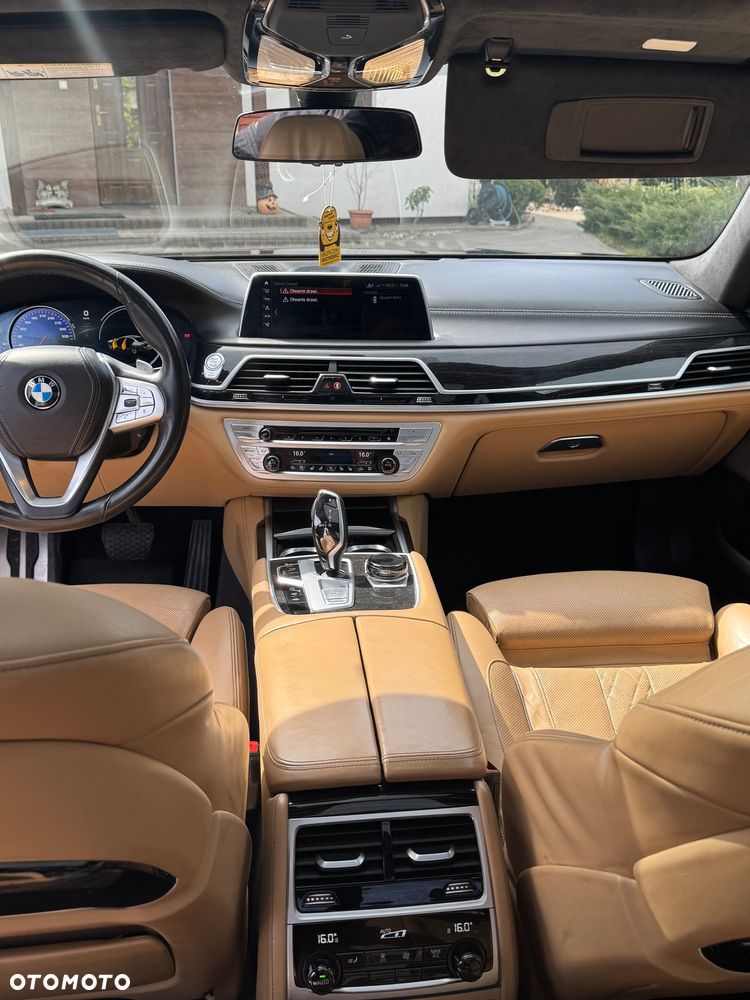 BMW Seria 7 750Li - 8