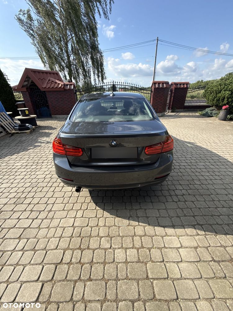 BMW Seria 3 318d - 9