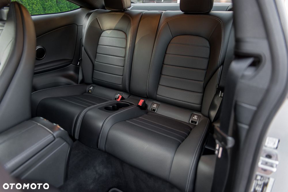 Mercedes-Benz Klasa C 300 9G-TRONIC - 37