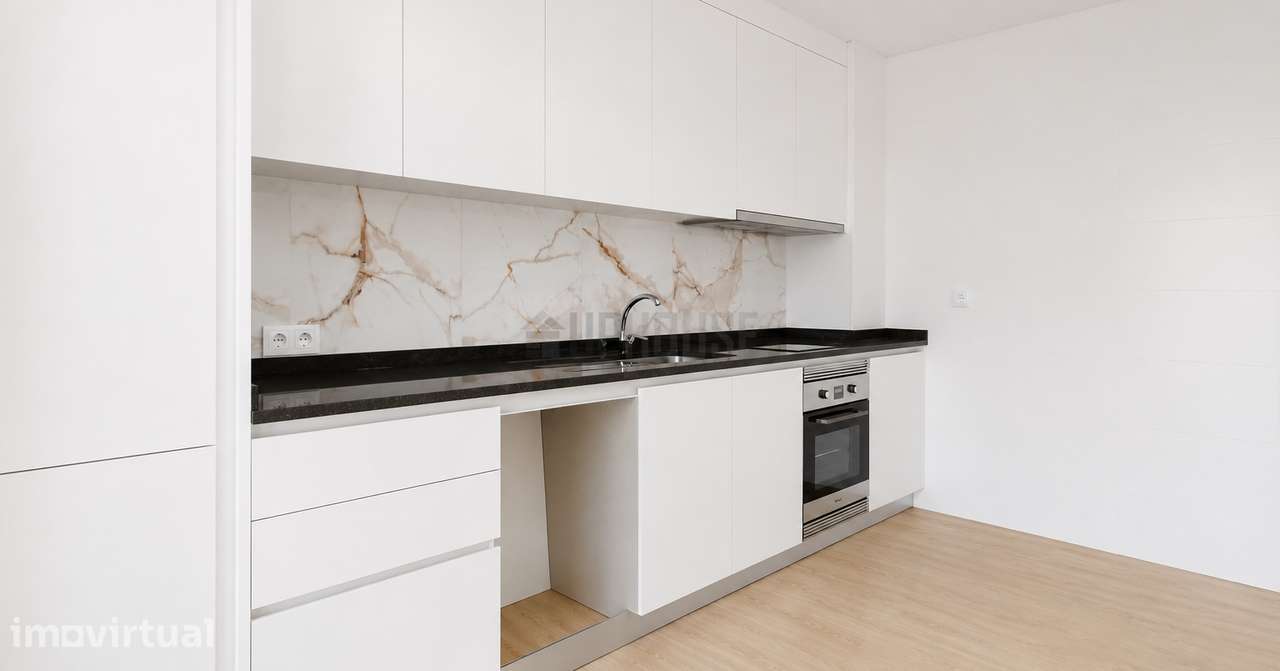 Apartamento T3 com Garagem, Totalmente Remodelado - Abraveses - Grande imagem: 2/15