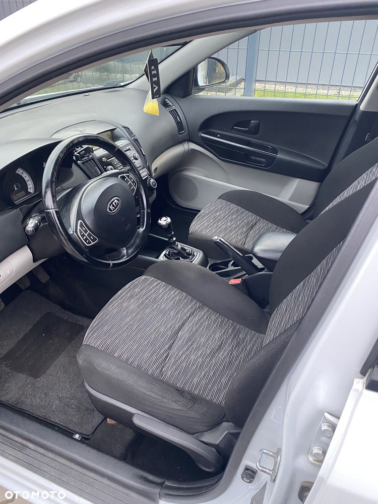 Kia Ceed 1.4 Comfort + - 7