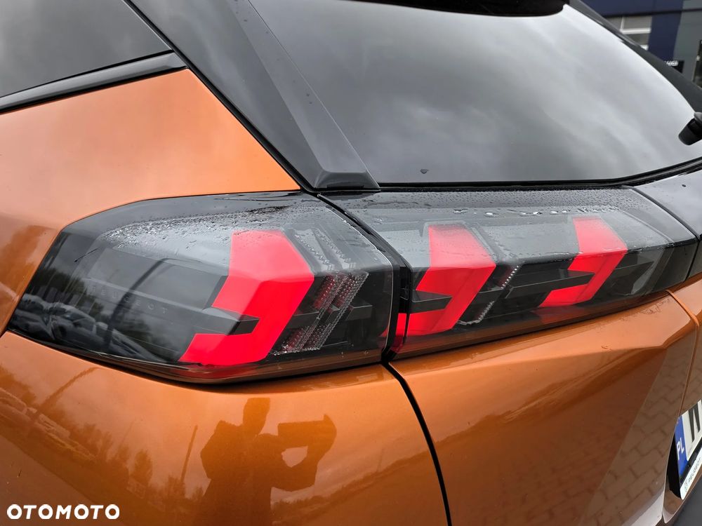 Peugeot 2008 PureTech 100 Allure S&S BVM6 - 10