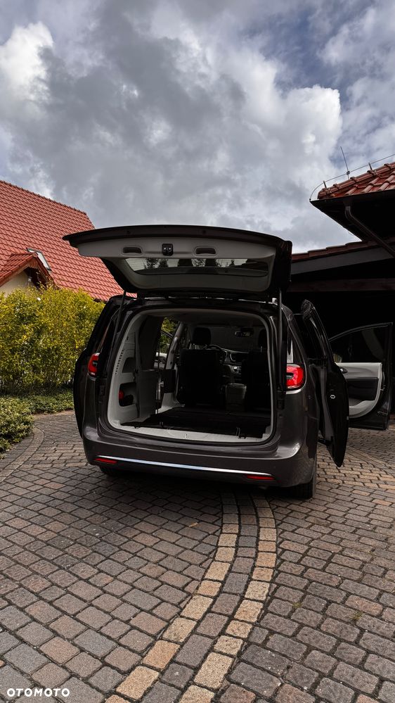 Chrysler Pacifica - 13