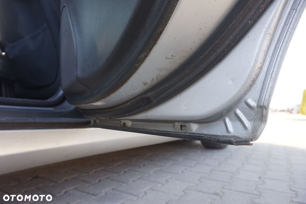 DRZWI TYLNE PRAWE C-KLASA W203 KOMBI 744  SREBRNY MERCEDES 2000-2007 - 8