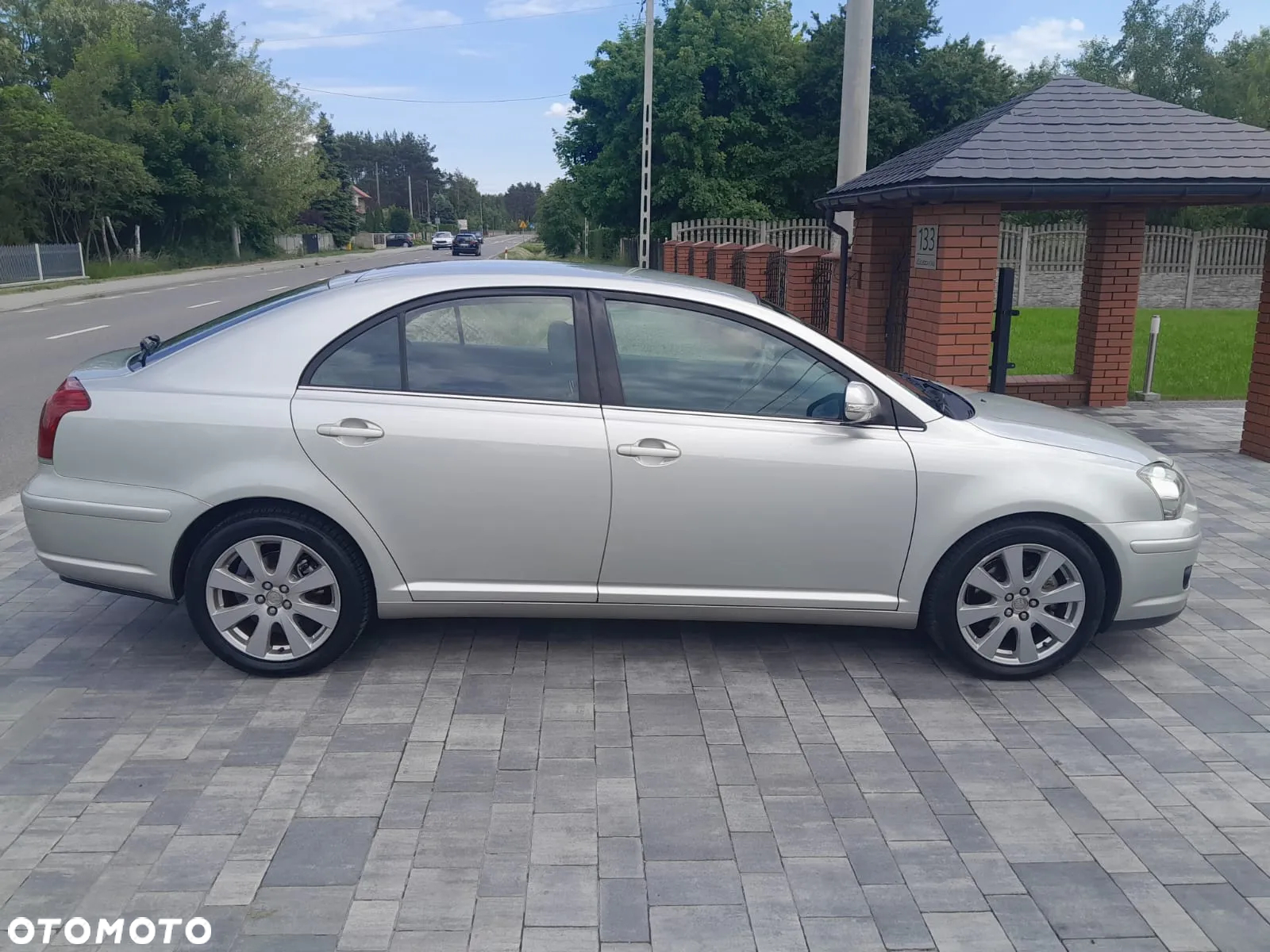 Toyota Avensis 2.0 D-4D Executive - 7