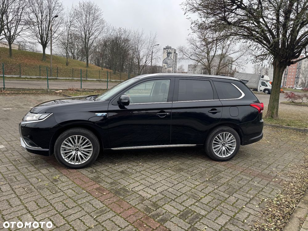 Mitsubishi Outlander - 3