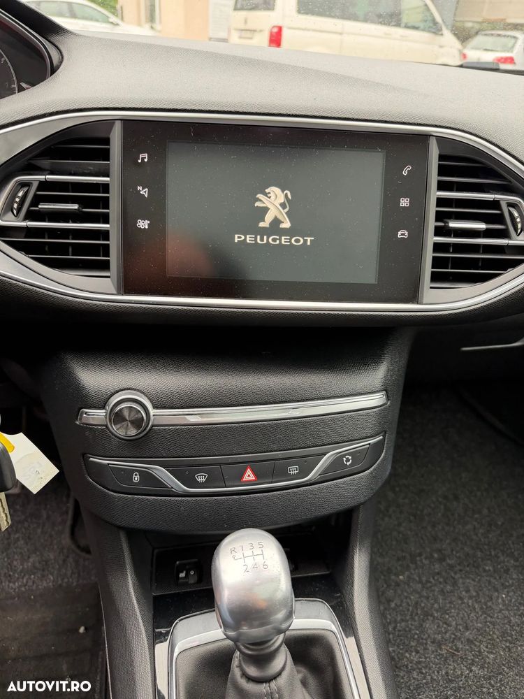 Peugeot 308 PureTech 130 GPF Stop & Start Style - 4