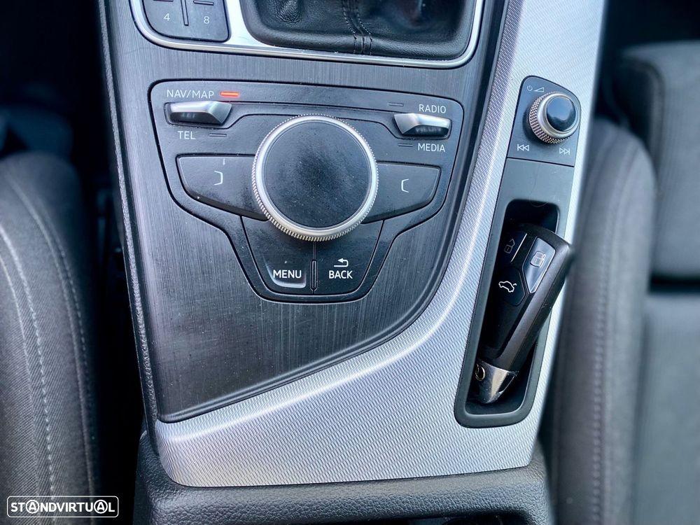 Audi A4 Avant 2.0 TDI Business Line Sport - 22