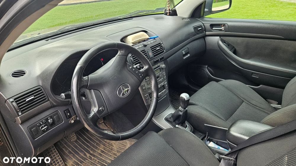 Toyota Avensis - 4