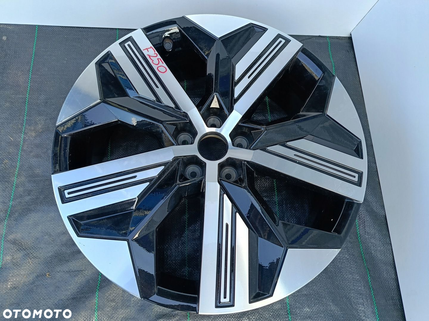 FELGA ALUMINIOWA RENAULT MEGANE IV E-TECH 7.0"x20" 5X114.3 ET34 403008508R - 3