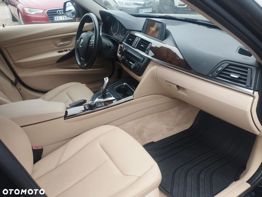 BMW Seria 3 320i - 22