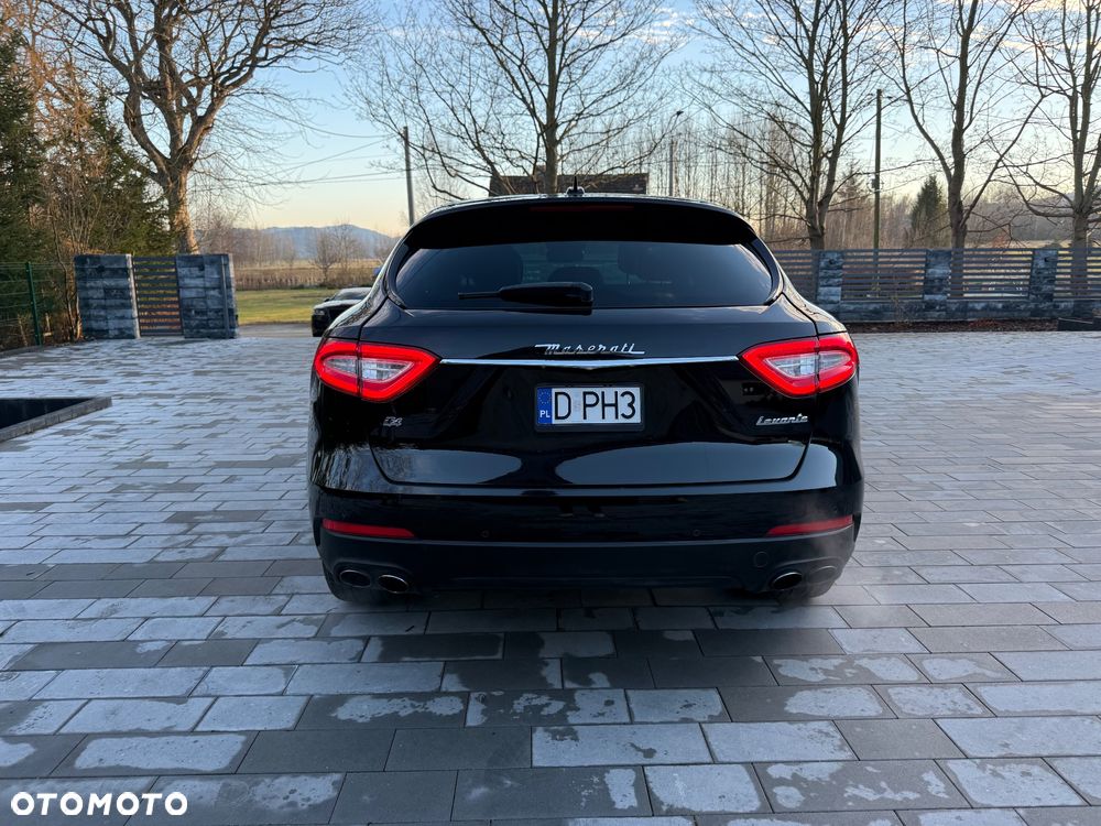 Maserati Levante Q4 - 5