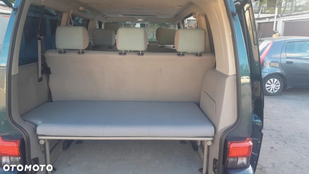 Volkswagen Multivan - 25