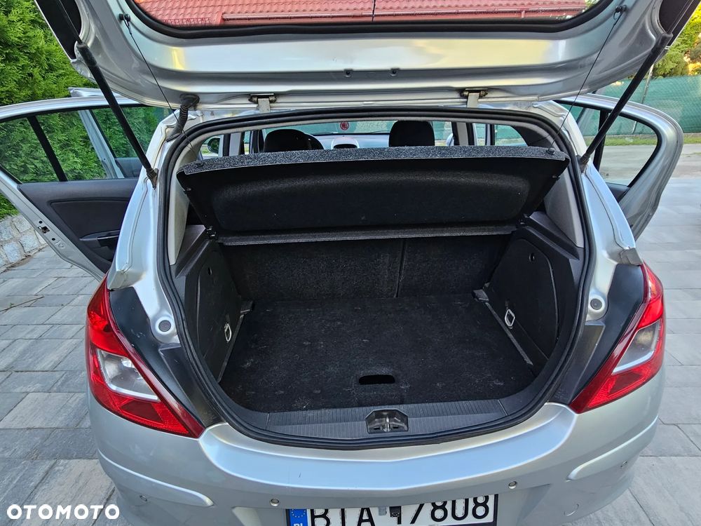 Opel Corsa - 25