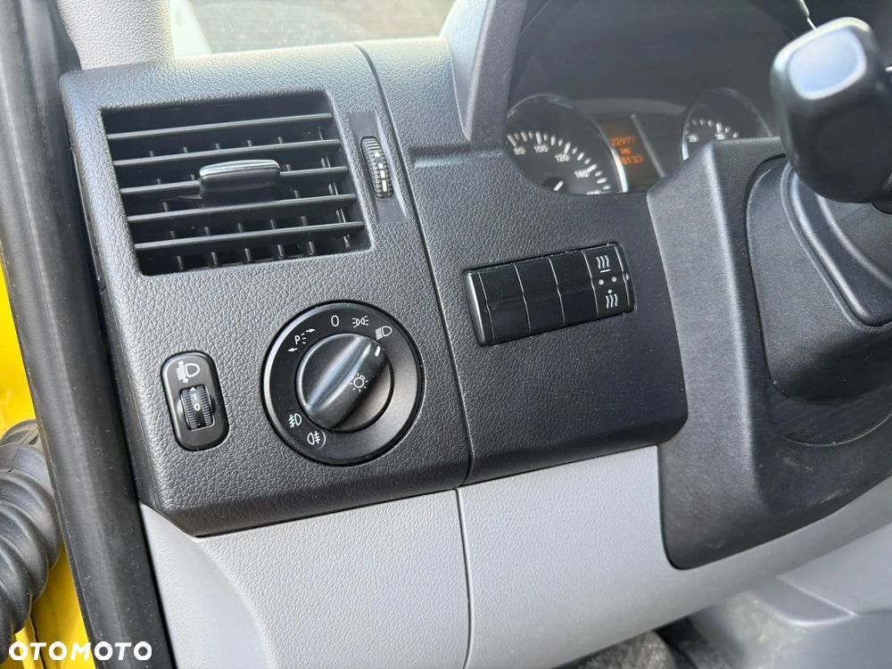 Mercedes-Benz Sprinter - 13