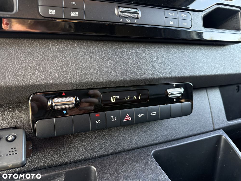 Mercedes-Benz Sprinter - 25