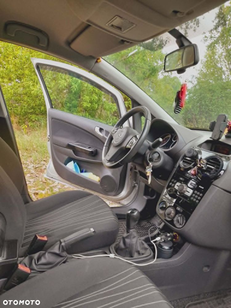 Opel Corsa 1.2 16V Enjoy - 9
