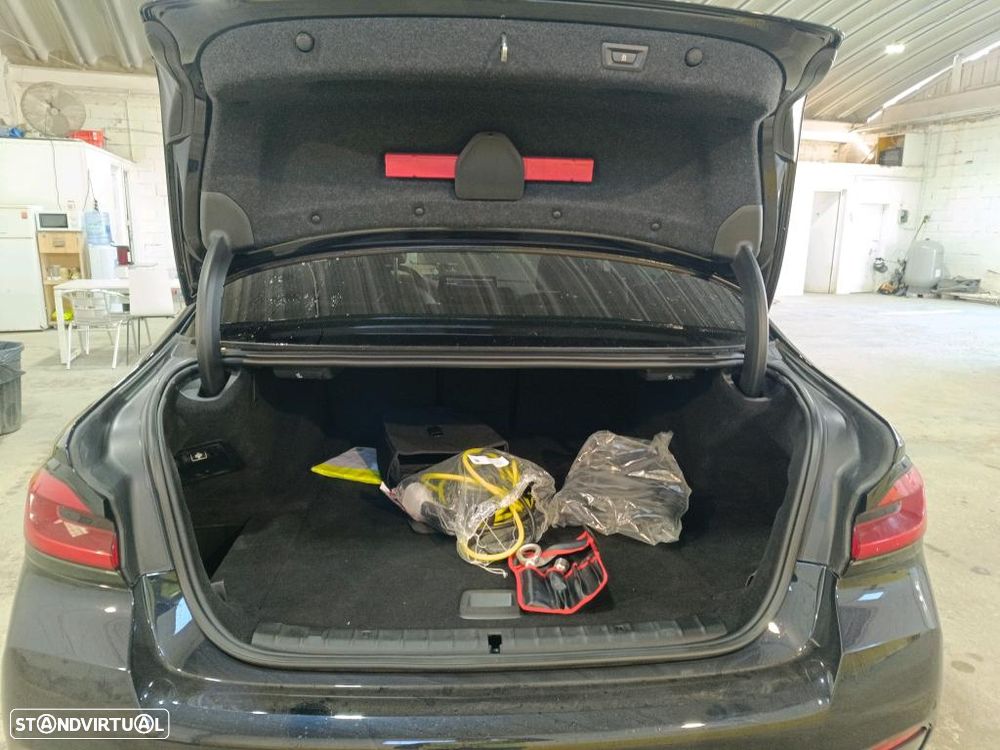 BMW 520 e Pack M - 11