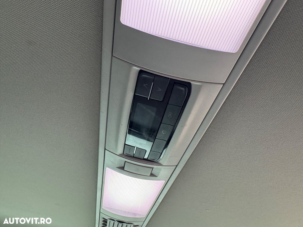 Volkswagen Multivan - 18